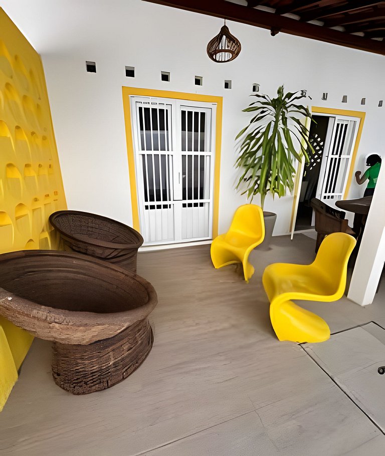 Casa Amarelinha 180m da praia