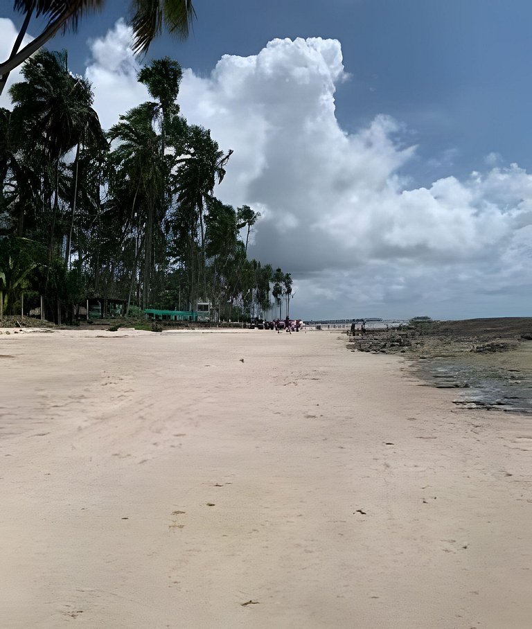 Bangalô na praia dos Carneiros com diarista