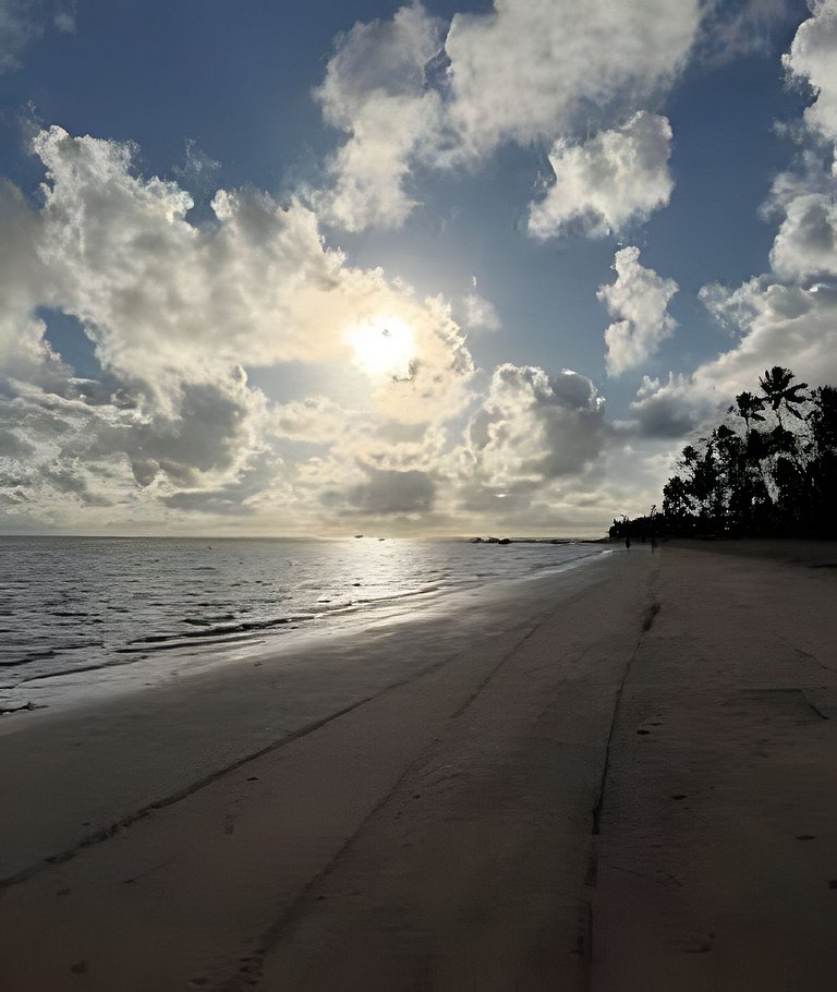 Bangalô na praia dos Carneiros com diarista