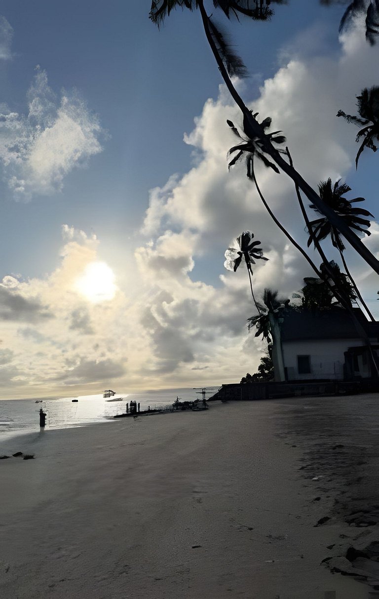 Bangalô na praia dos Carneiros com diarista