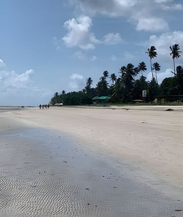 Bangalô na praia dos Carneiros com diarista