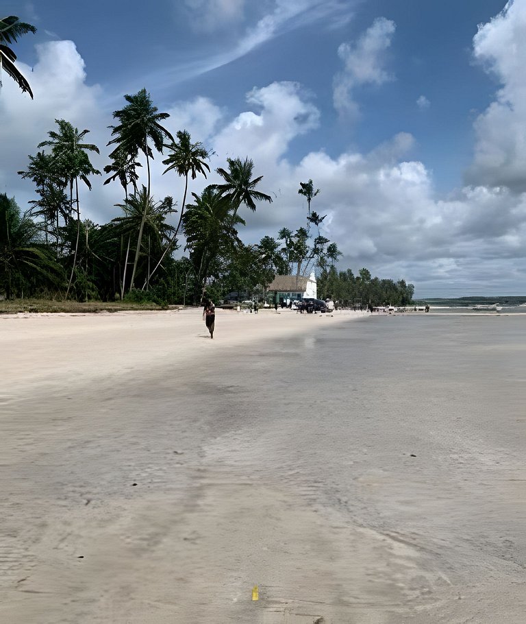 Bangalô na praia dos Carneiros com diarista