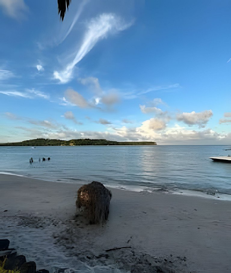 Bangalô na praia dos Carneiros com diarista